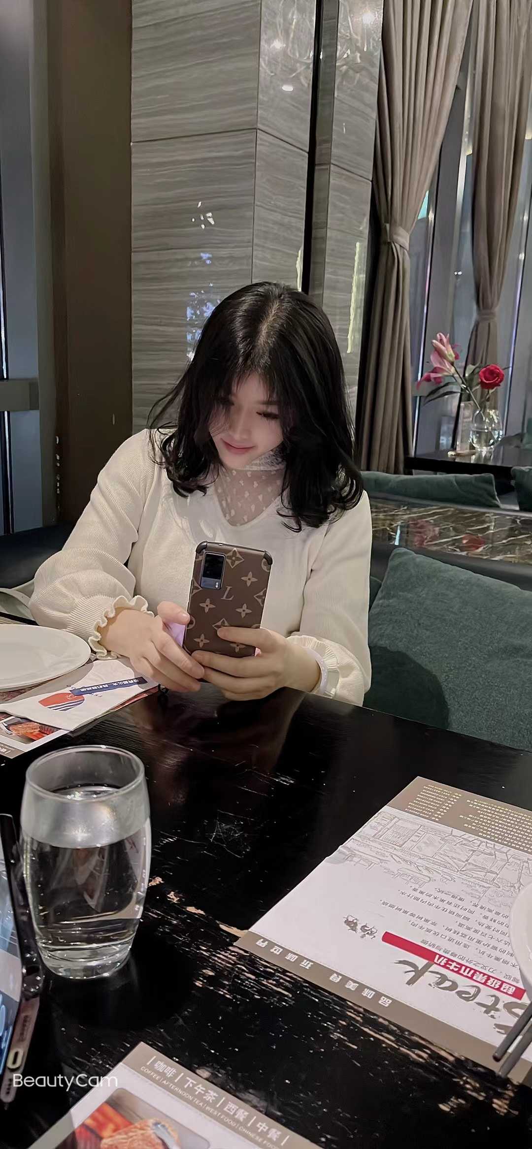 高端火辣性感红场会所